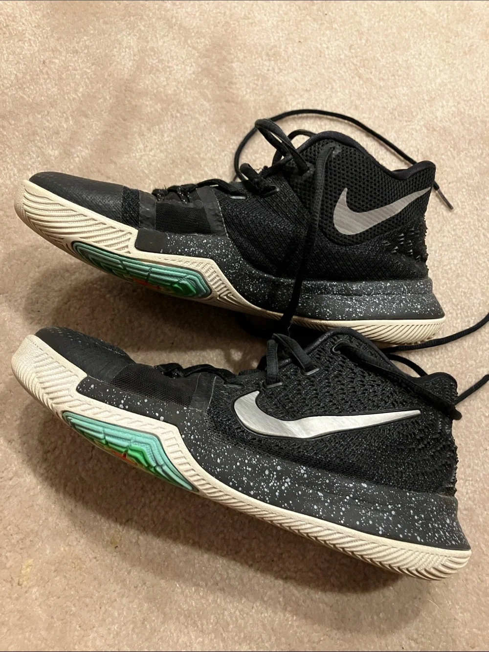 Nike Black Kyrie boys Low-Top Athletic Basketball Shoes